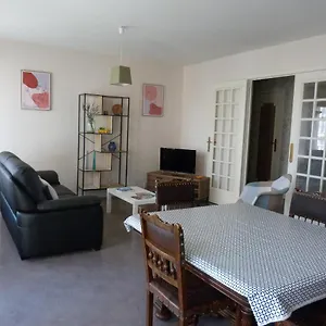le-pariou.hotels-rhonealpes.com/